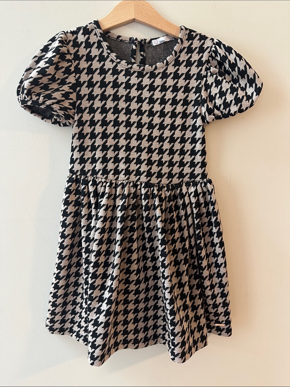 Tahari Girls Size 6 Black & Cream Houndstooth Puff-Sleeve Dress